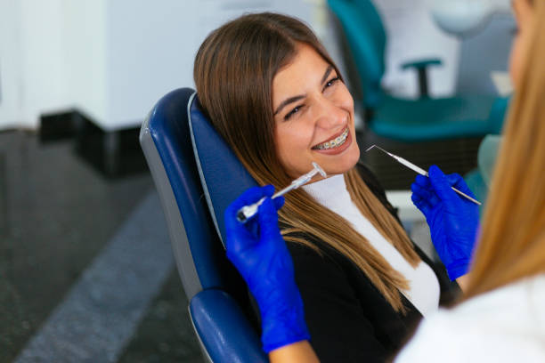 Best Tooth Extraction  in Mcewen, TN